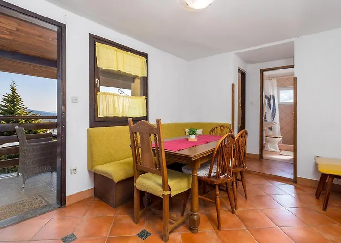 5 Bedroom Gorgeous In بيت للعطل *