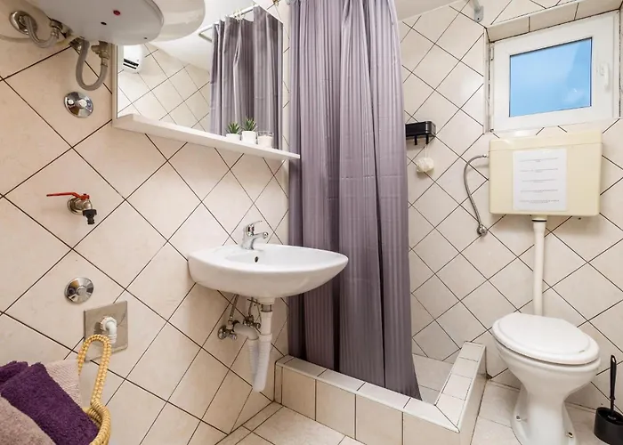 5 Bedroom Gorgeous In بيت للعطل *