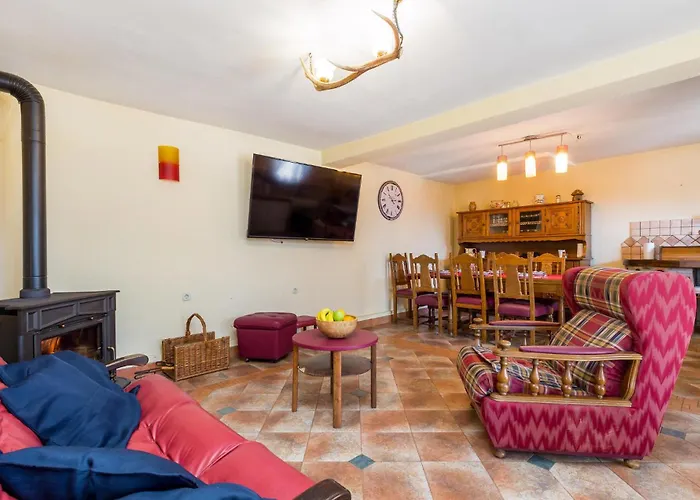 بيت للعطل 5 Bedroom Gorgeous In