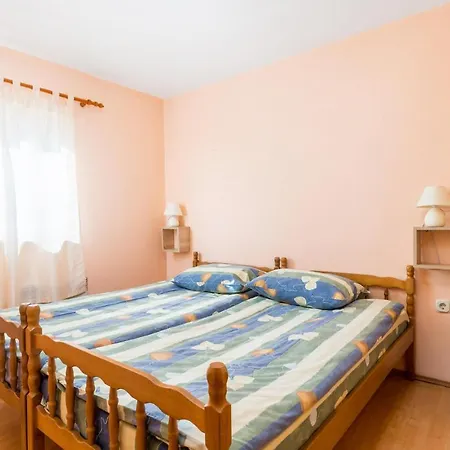 5 Bedroom Gorgeous In * Vrbovsko