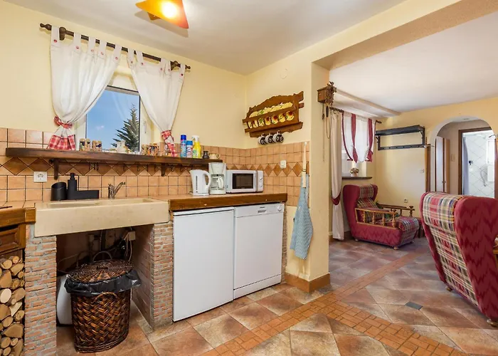 5 Bedroom Gorgeous In *